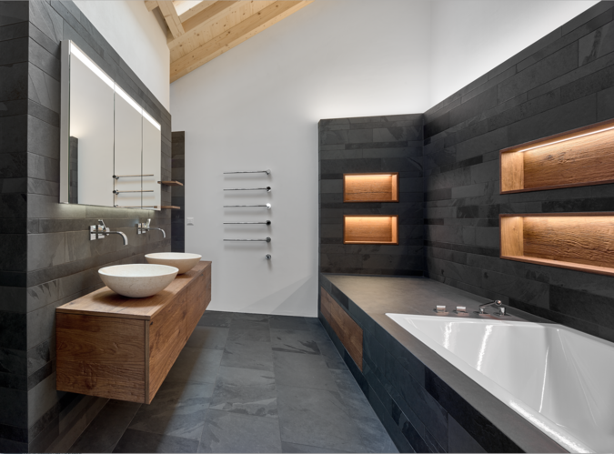Badezimmer mit Schiefer Mustang. © Huggler Architekten, Burgdorf